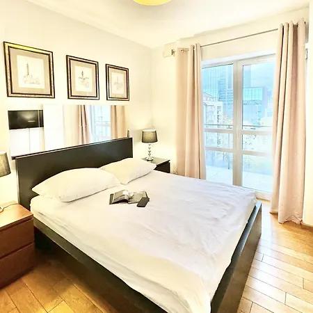 Platinum Towers Country 2 Country 4*