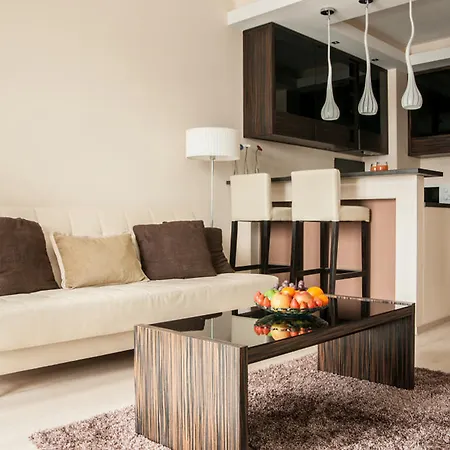 Aparthotel Platinum Towers Country 2 Country 4*