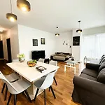 Platinum Towers Country 2 Country ורשה