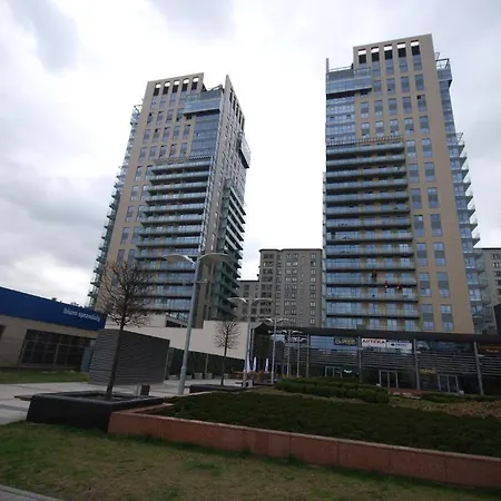 Апарт-отель Platinum Towers Country 2 Country 4*