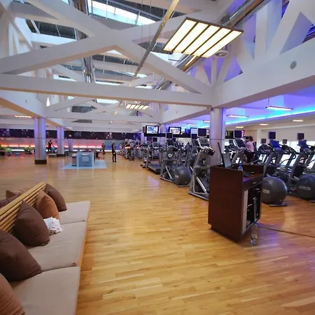 Platinum Towers Country 2 Country 4*