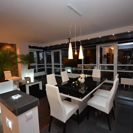 Platinum Towers Country 2 Country