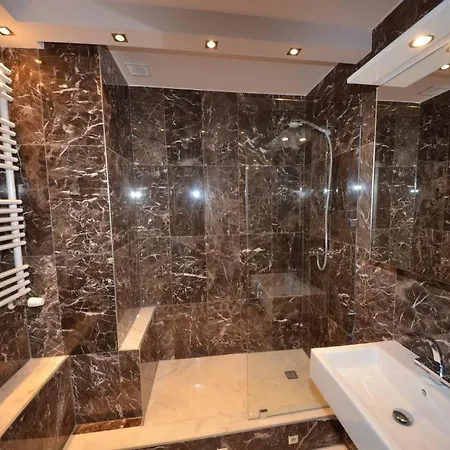 Platinum Towers Country 2 Country 4* Warszawa