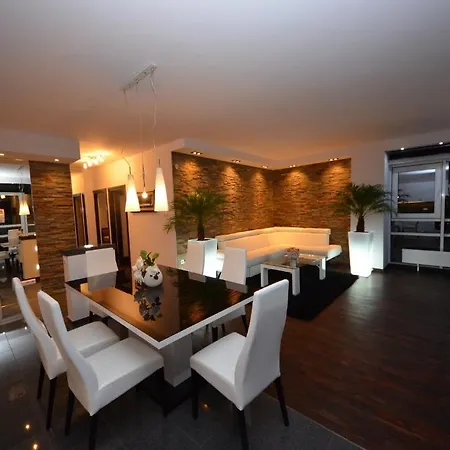 Hotel apartamentowy Platinum Towers Country 2 Country 4*