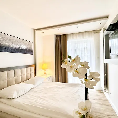 Hotel apartamentowy Platinum Towers Country 2 Country 4*