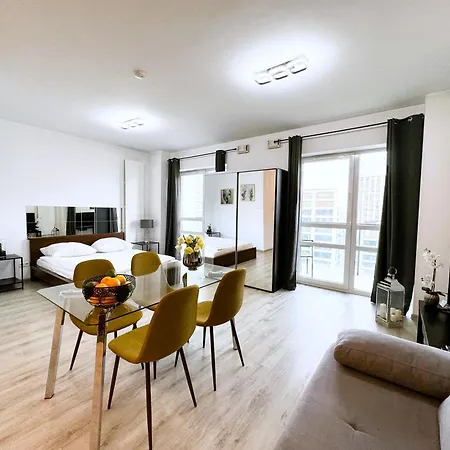Platinum Towers Country 2 Country 4* Warszawa
