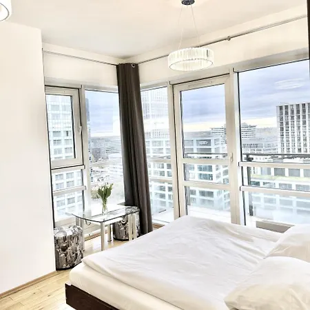 Platinum Towers Country 2 Country Hotel apartamentowy Warszawa