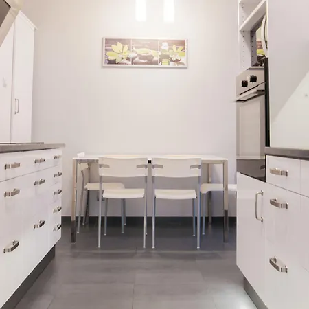 Platinum Towers Country 2 Country 4*