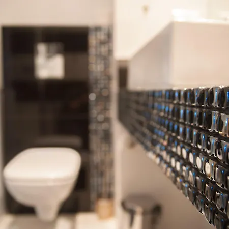 Platinum Towers Country 2 Country 4*