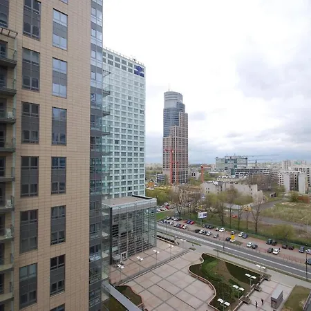 Hotel apartamentowy Platinum Towers Country 2 Country 4*