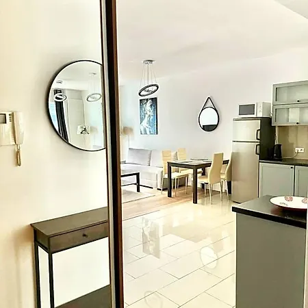 Aparthotel Platinum Towers Country 2 Country Warsaw