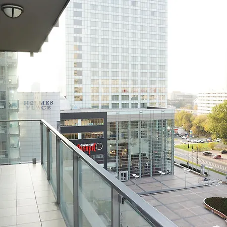 Hotel apartamentowy Platinum Towers Country 2 Country 4*