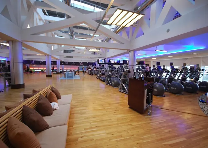 Platinum Towers Country 2 Country 4*