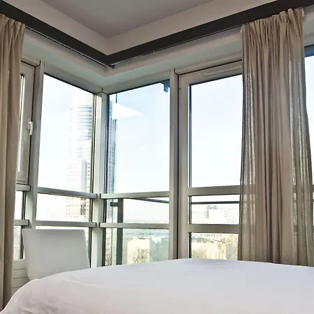 Platinum Towers Country 2 Country Βαρσοβία