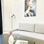 Platinum Towers Country 2 Country 4*